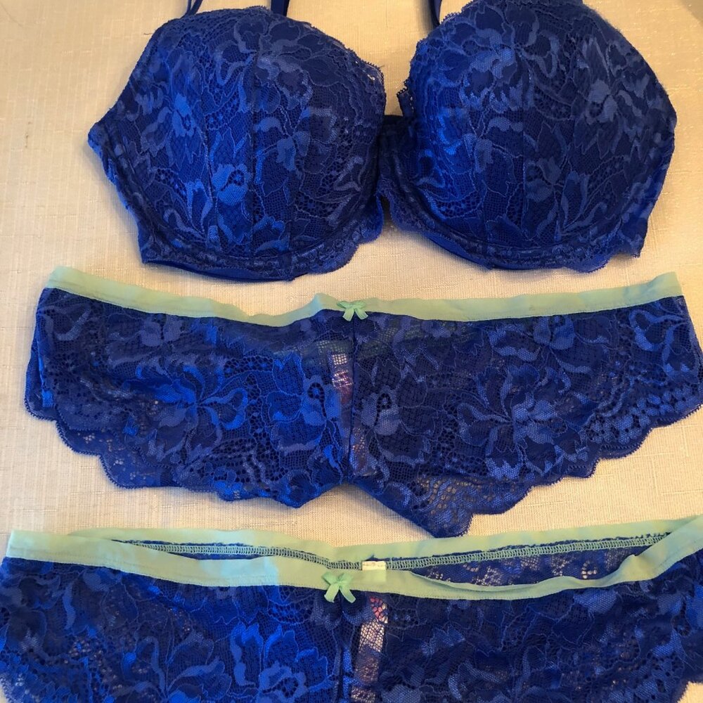 Victoria Secret PINK Bra & Panty Set - 36D